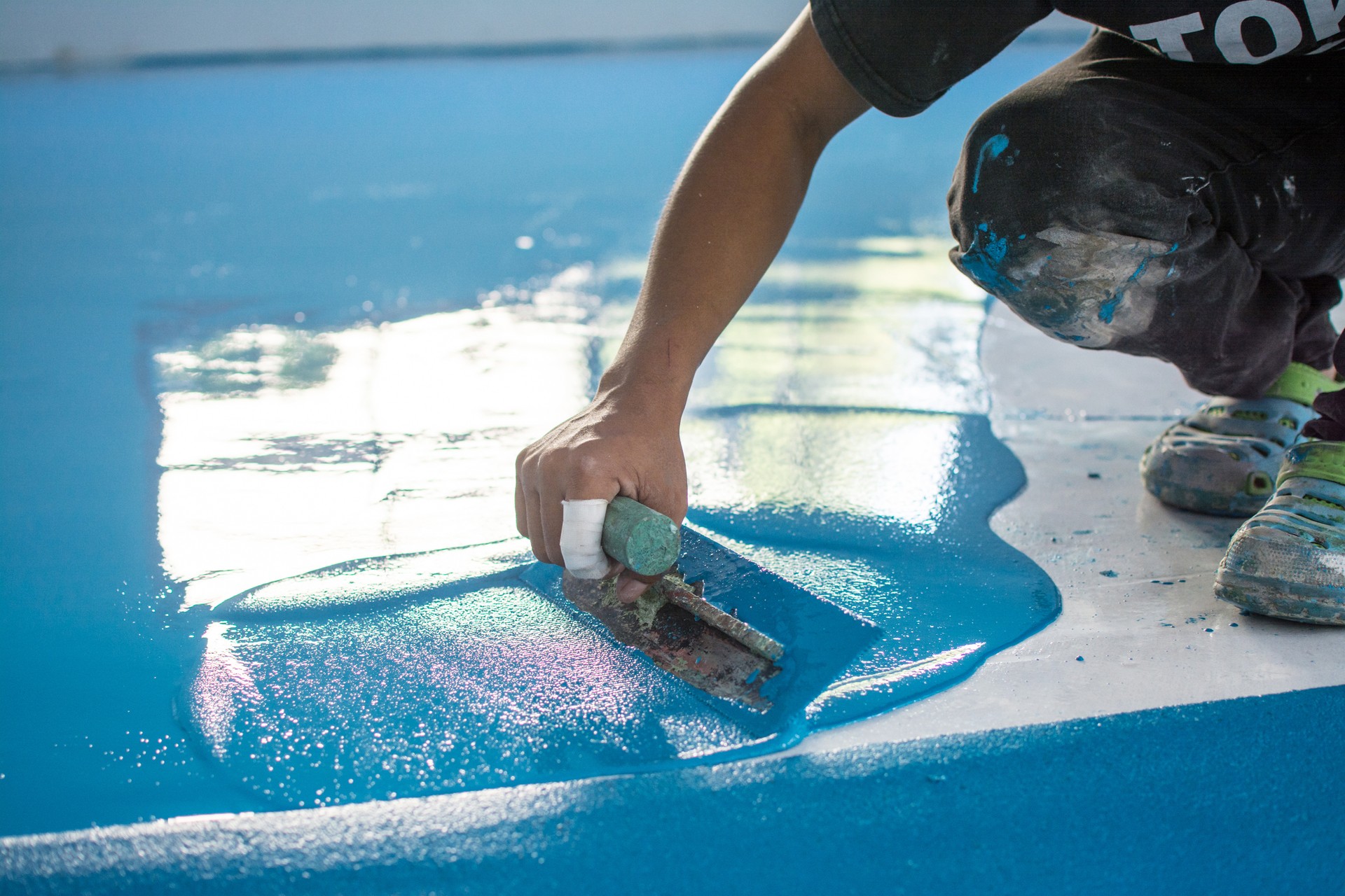 Self-leveling blue epoxy floor